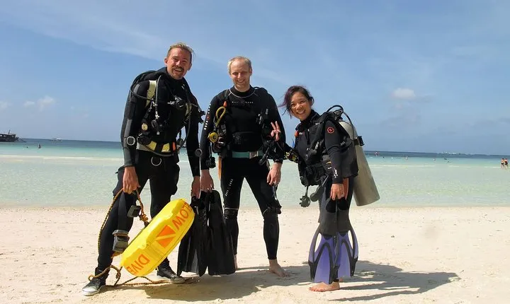 WaterColors - Discover Scuba Diving in Boracay