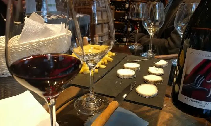 Paris Wine and Cheese Tastings Class near Le Marais