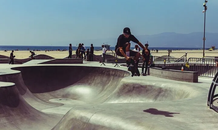 2-Hour Venice Beach Art and History Walking Tour