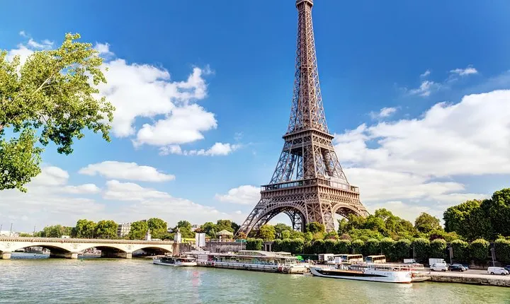 Full-Day Chauffeur Service Sedan In Paris