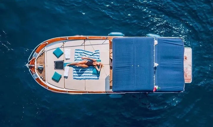 Capri excursion in a private boat