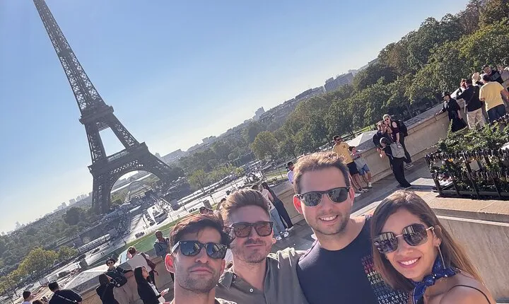 Private 4-hour city tour of Paris with driver and official guide