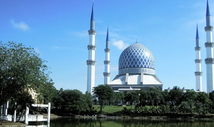 Blue Mosque And Batu Caves Private Tour from Kuala Lumpur