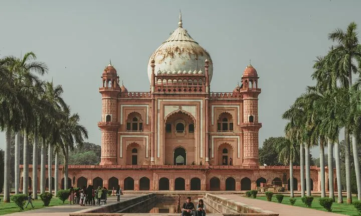 Full-Day New and Old Delhi Private Car Tour with Pick Up