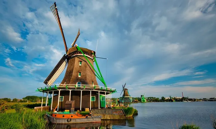 Private Zaanse Schans and Volendam Tour from Amsterdam