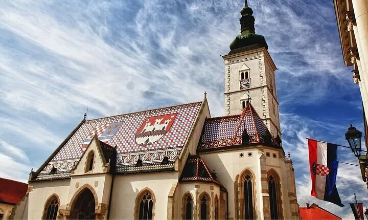 Zagreb : Highlights Walking Tour With A Guide