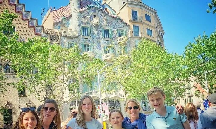 Ramblas, Old Town, Gothic and Gaudi Architecture Walking Tour