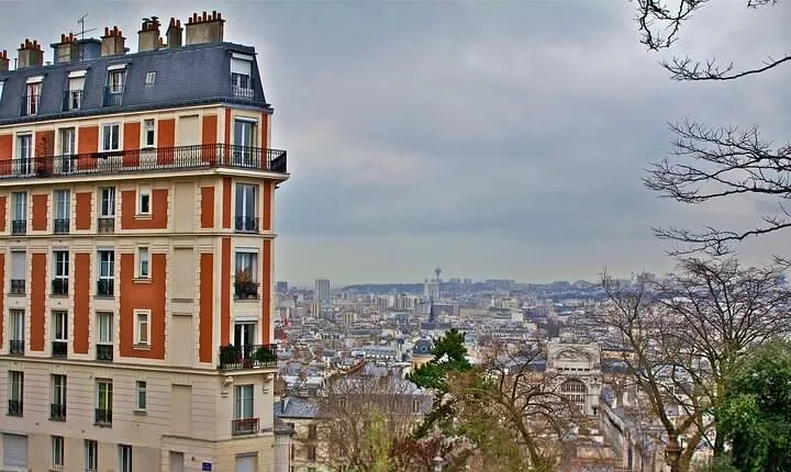 Private walking tour of Montmartre neighborhood in Paris