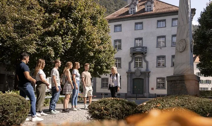 Guided tour through the old town of Chur in German