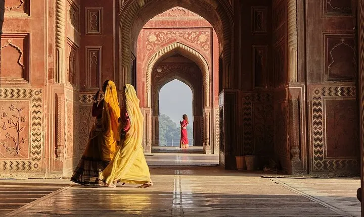 Full-Day City Tour of Agra visit Taj Mahal, Agra Fort with Shopping