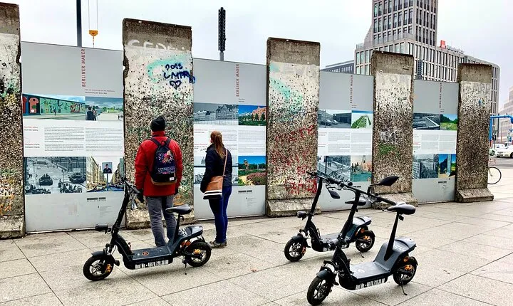 Berlin: Ultimate E-Scooter Adventure Tour