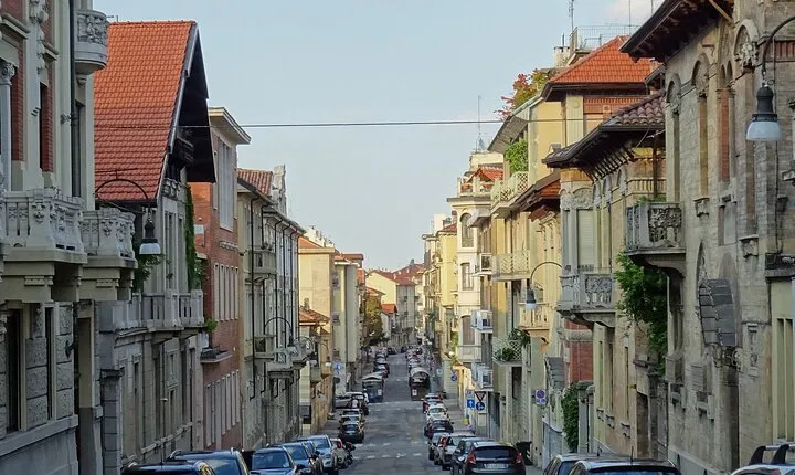 Private Transfer From Milan To Turin With 2 Hour Stop in Vercelli