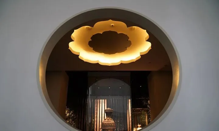 Private Nanjing Day Tour To Oriental Metropolitan Museum and Mt. Qixian