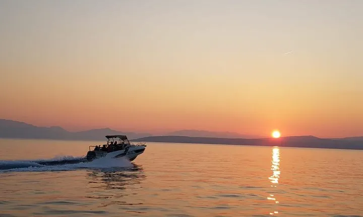 Airport Split speedboat transfer to Hvar town (Water taxi transfer)