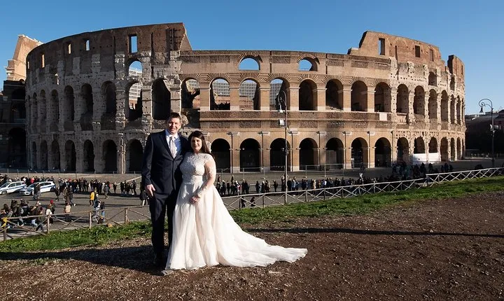 Honeymooners Rome Tour with Professional Photographer and Driver