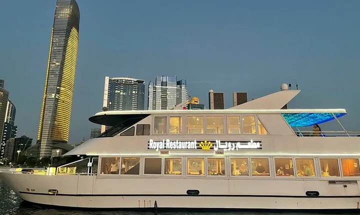 Abu Dhabi: Royal Yacht Sharing Restaurant Cruise