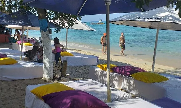 Banana Beach on the white beach of Baru