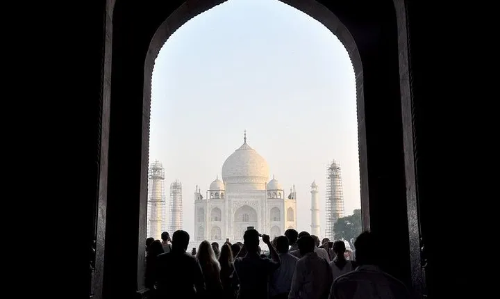 Agra: Taj Mahal Skip-the Line Entrance Ticket