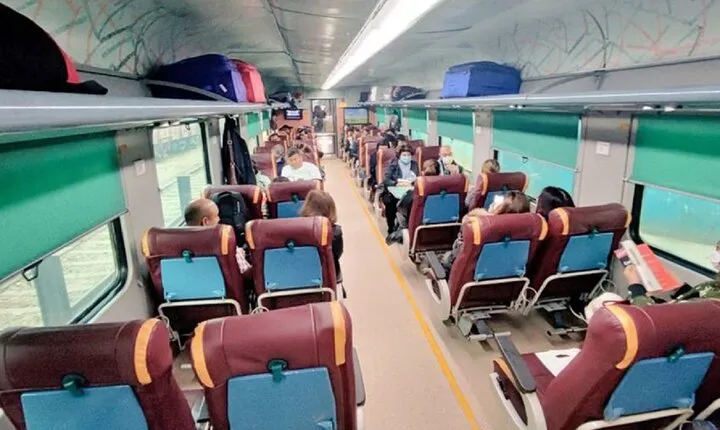 Taj Mahal & Agra Tour By Gatimaan Express Train