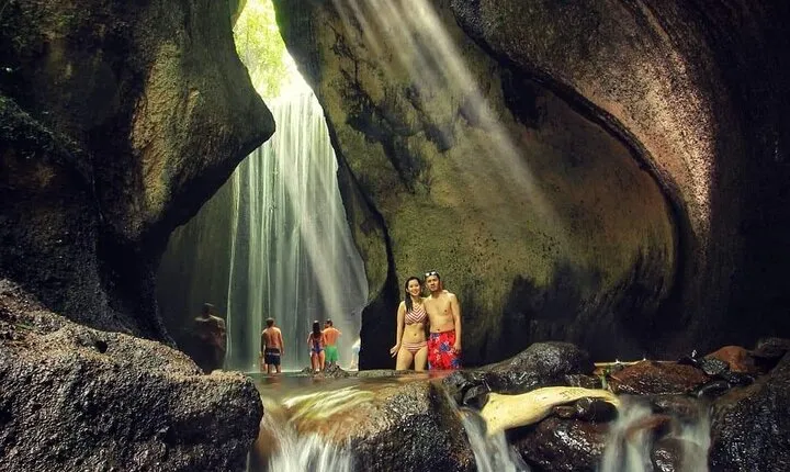 Lempuyang Gate Heaven, tirta gangga & tukad cepung waterfall