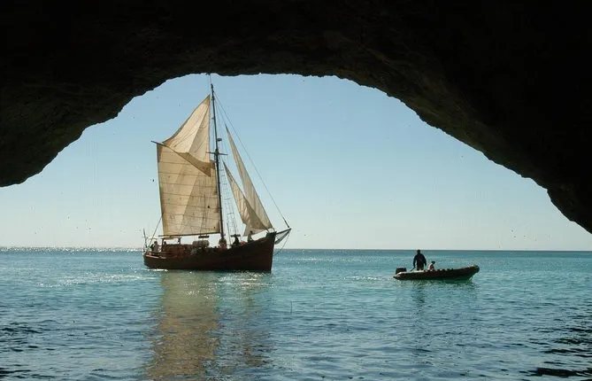 Leãozinho Pirate Ship Cruise from Albufeira