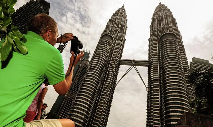 Private Kuala Lumpur City Tour With Petronas Tower & Local Dinner