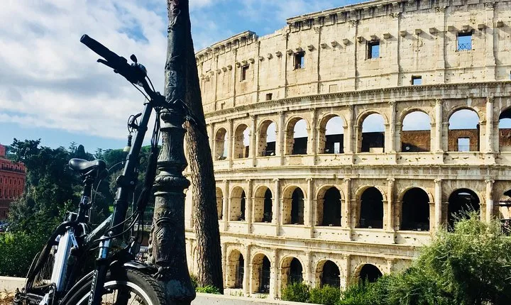 Gems of Rome-Ebike tour with Roman street food stops