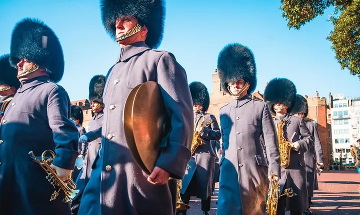 British Royalty walking tour including The Changing Of The Guard!