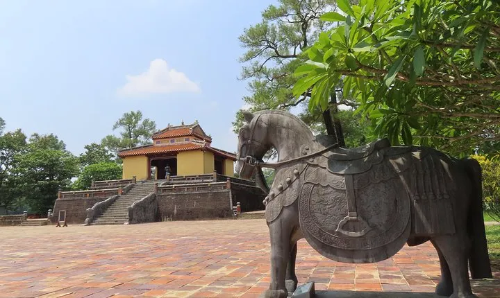 Hue Royal Tombs Tour- 3 Most Beautiful Tombs Of Nguyen Dynasty