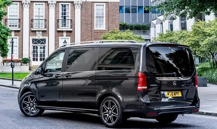 Luxury Van Departure from Barcelona to Barcelona Airport BCN