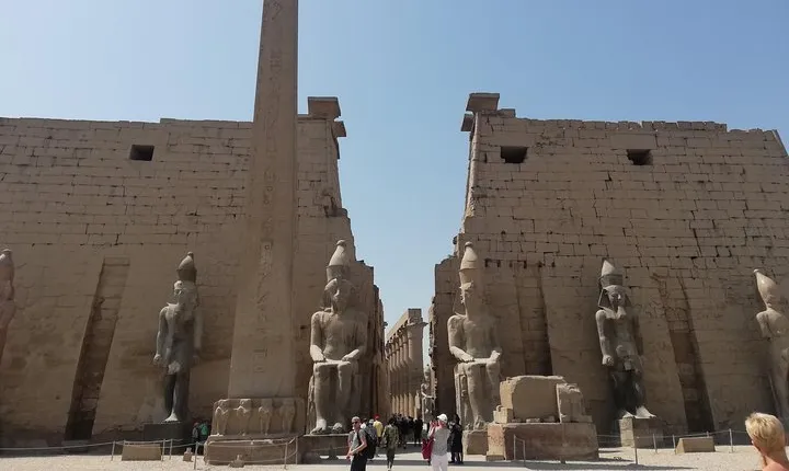 Private trip to Luxor from Hurghada, queens valley and Luxor temple