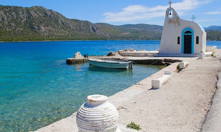 Explore Loutraki & Lake Vouliagmeni: Nature and Relaxation
