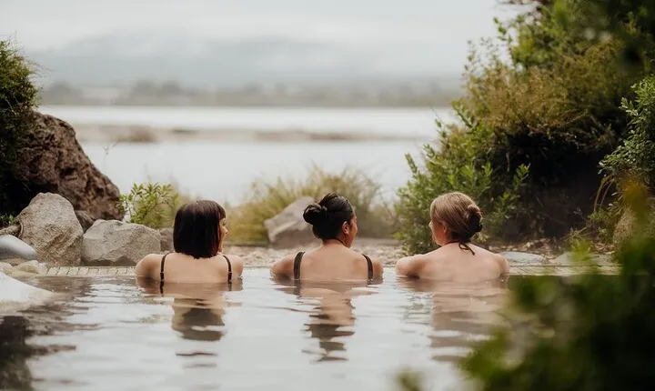 Geothermal Lakeside Bathing Experience - Deluxe Lake Spa