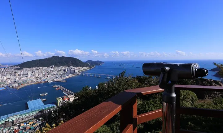 PRIVATE MORNING HIKING TO SEE THE SPECTACULAR BUSAN CITY VIEW (326m / 1,070ft)