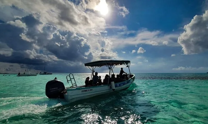 Cozumel El Cielo Tour by Boat from Playa del Carmen & Transfer