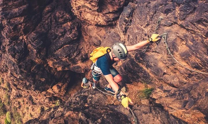 Top Vía Ferrata for Beginners in Gran Canaria ツ