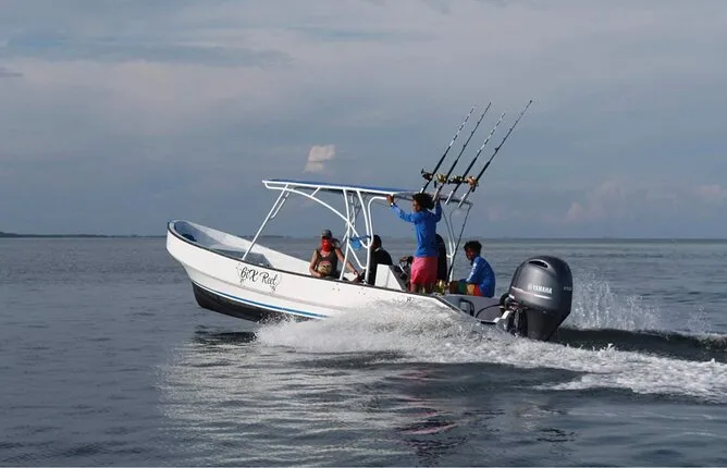 Private Full-Day Reef Fishing Tour with Snorkeling and Beach BBQ