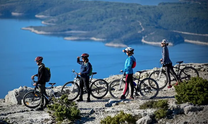 Biking Vidova - Skrip & museum of olive oil - Splitska - Postira