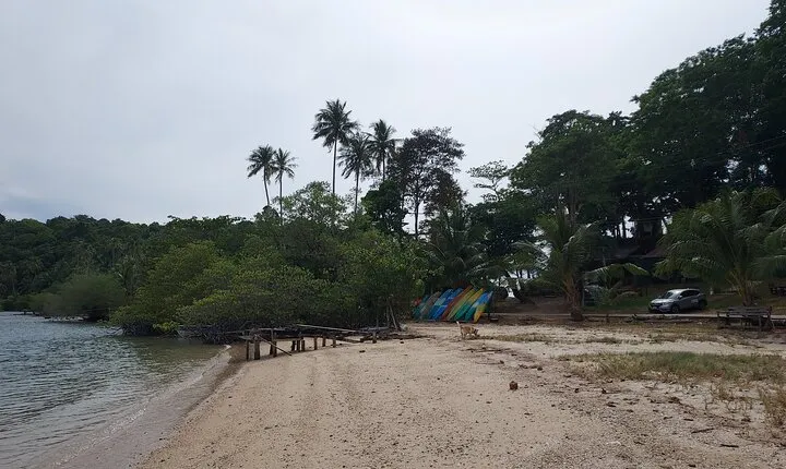 Private Kayak Experience in Bang Bao Bay with Lunch