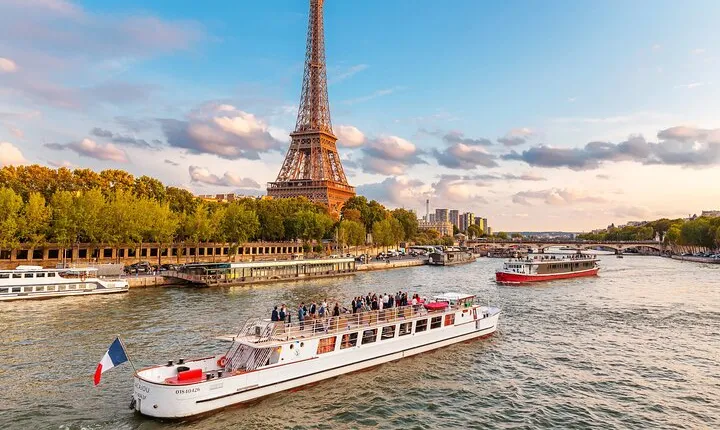Paris Seine River Sightseeing Cruise Tour