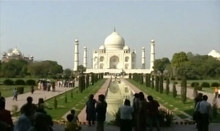 Taj Mahal and Agra Day-Trip from Kolkata with Both side Commercial Flights