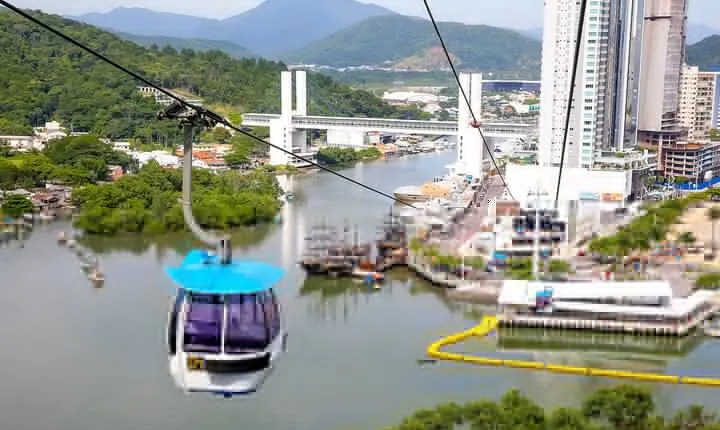Day tour in Balneário Camboriú and Unipraias Park with Cable Cars