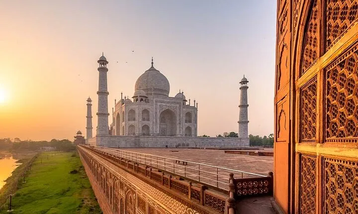 From Delhi - Private Taj Mahal Agra Day Trip by Express Train