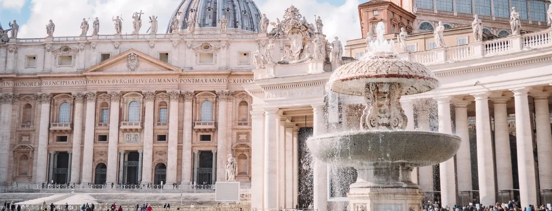 St. Peter's Basilica, Square and Papal Grottoes Guided Tour in English
