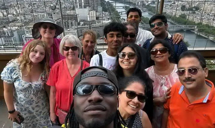 2 Hour Eiffel Tower Morning Guided Tour