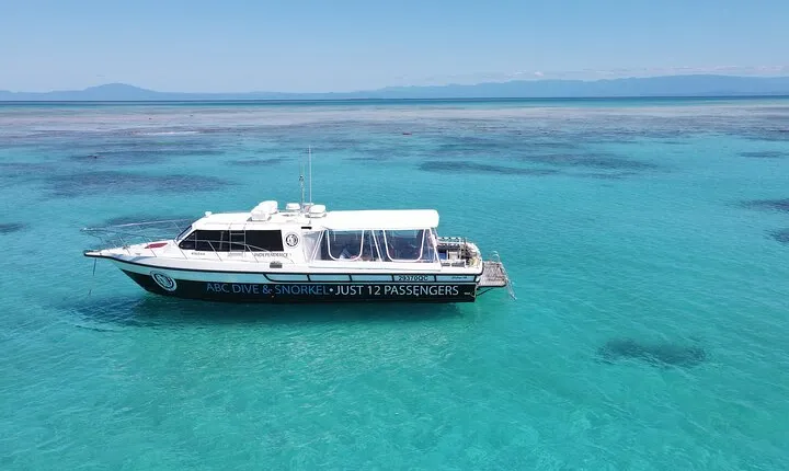 ABC Snorkel Charters Port Douglas Snorkelling max 12 passengers