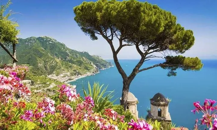 Transfer Rome to Ravello, stop in Pompei
