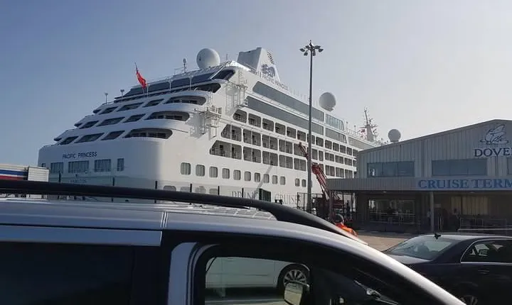 Private Luxury Transportation: London Hotel to Dover with Stopover Leeds Castle