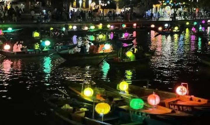Guided Tour to Marble Mountains & Hoi An Walking Tour , Night Market, Boat Ride