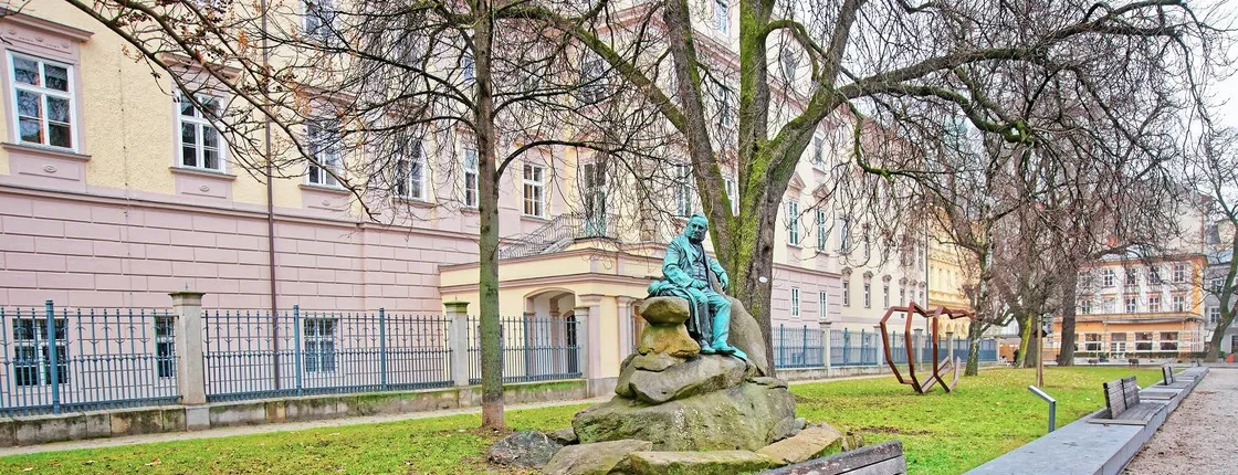 Private guided visit of the Adalbert Stifter Institute in Linz